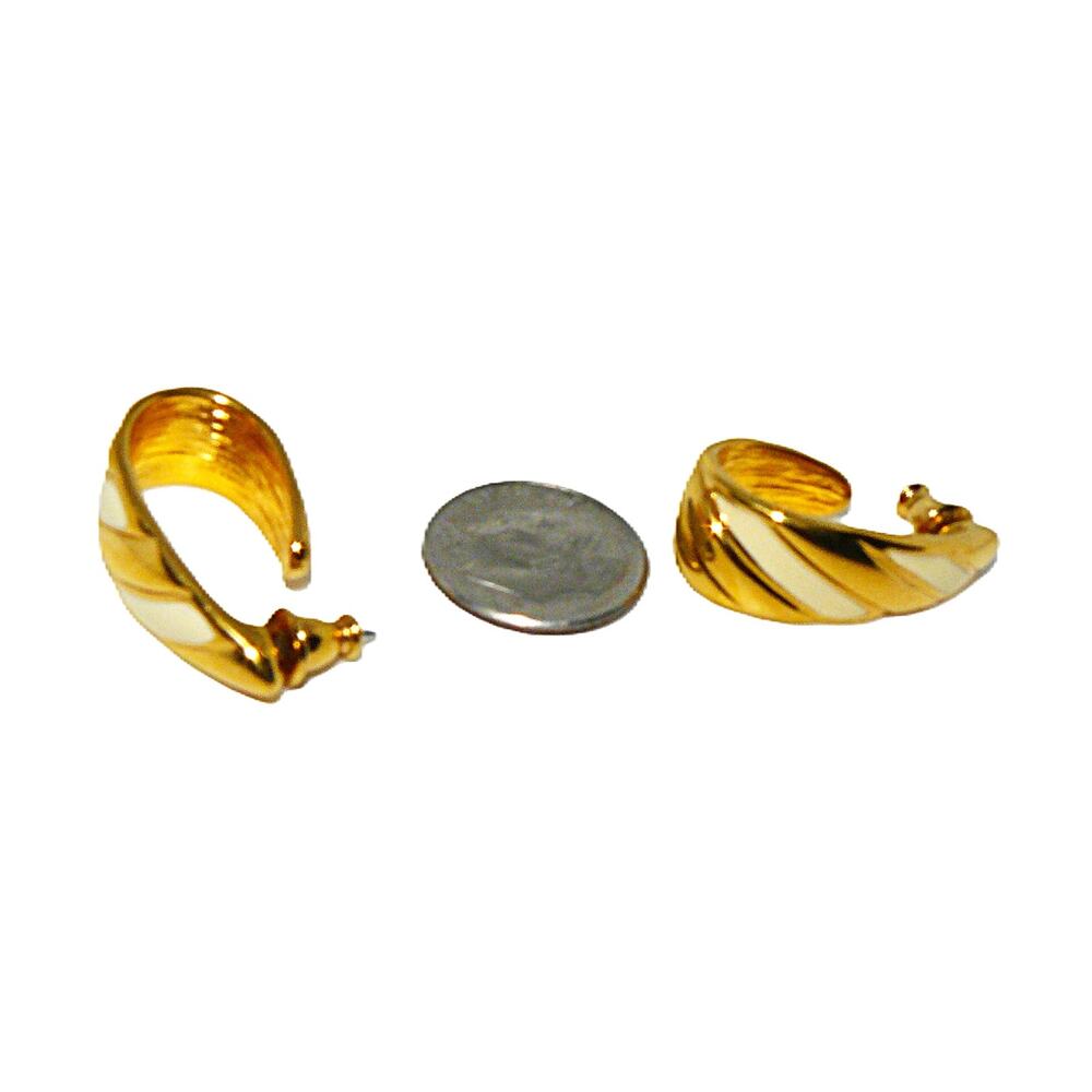 Vintage Monet Gold Tone White Enamel Ribbed Hoop Women's Earrings Signed 1" - Picture 4 of 6
